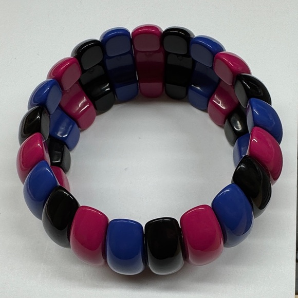 So Early 90s - Colorful Geometric Earrings and matching Bracelet  2/$22 - Picture 2 of 5